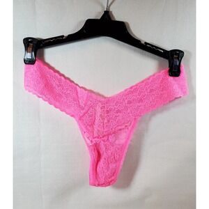Victoria's Secret ● Low Rise Lace Thong ● Hot Pink ● One Size ● NWT